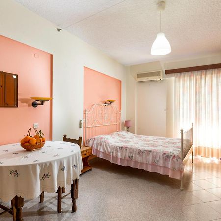 Cozy Archangelos Apartments With Private Parking Exterior foto